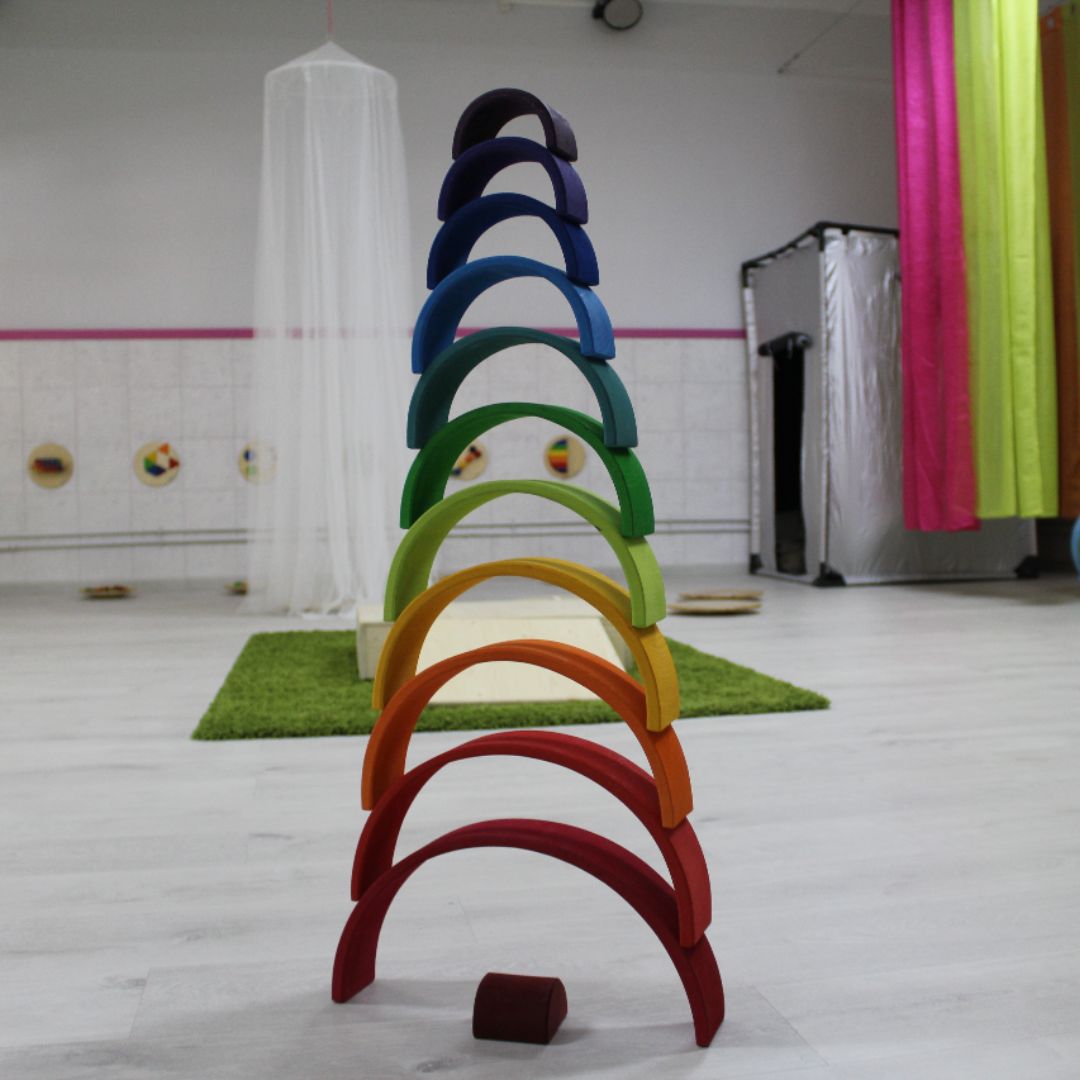 Piezas de arcoíris apiladas